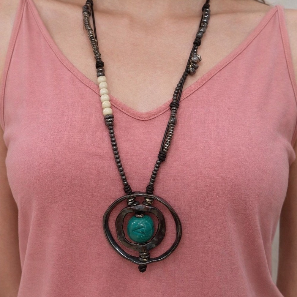 Uno de 50 Circle‎ Pendant Necklace Womens OS Gunmetal Teal Excellent Boho Beaded